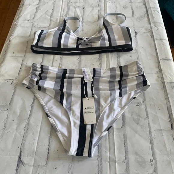 Cupshe swimsuit #76 - Picture 4 of 6